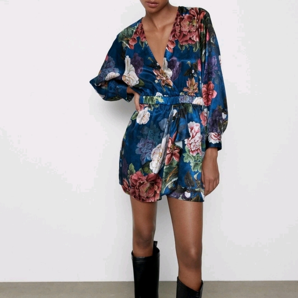 Zara Floral Print Satin Effect Long Sleeve Short Jumpsuit/Romper Size M